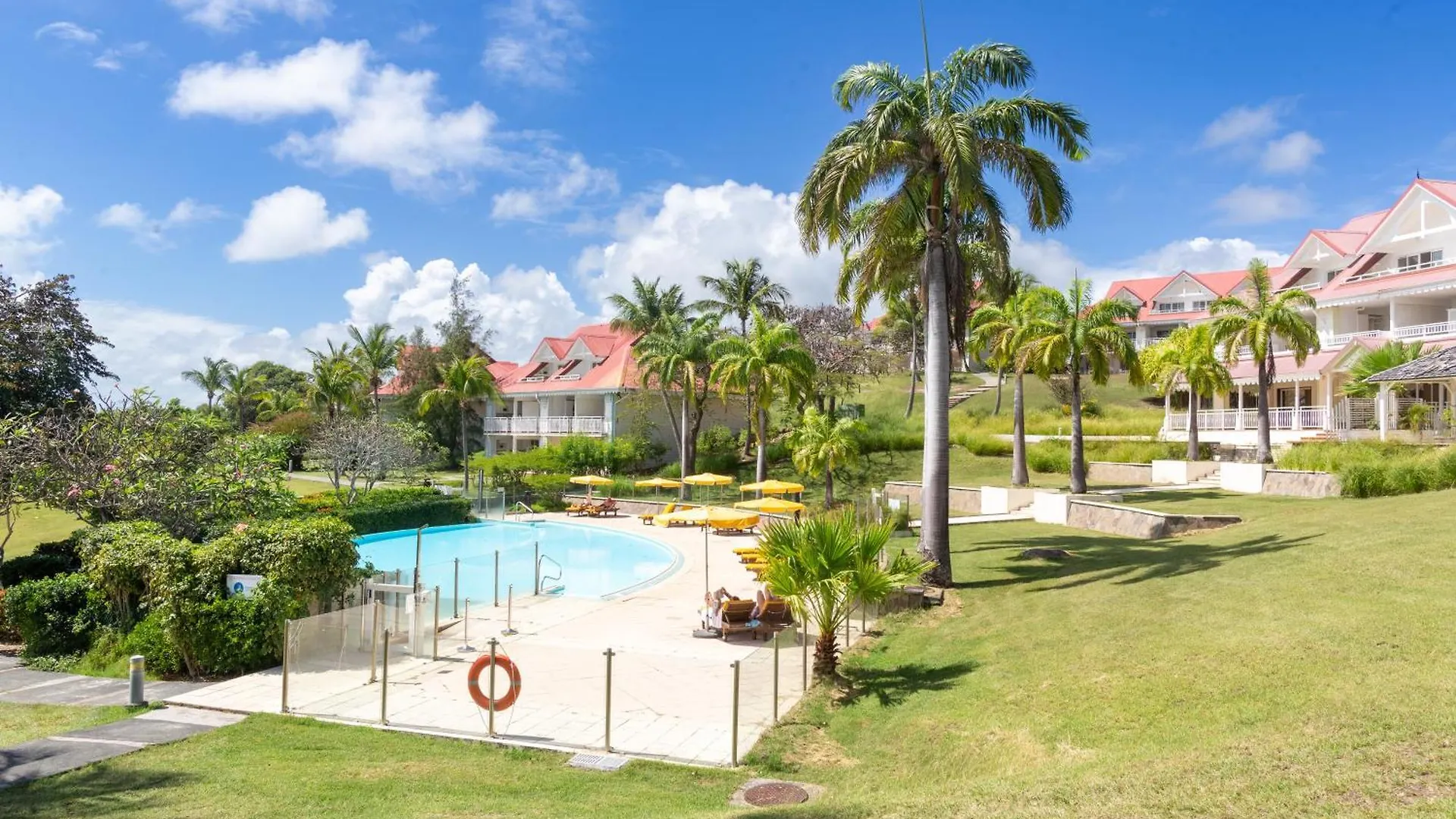 *** Holiday park Residence Pierre & Vacances Premium Les Tamarins Sainte-Anne  Guadeloupe